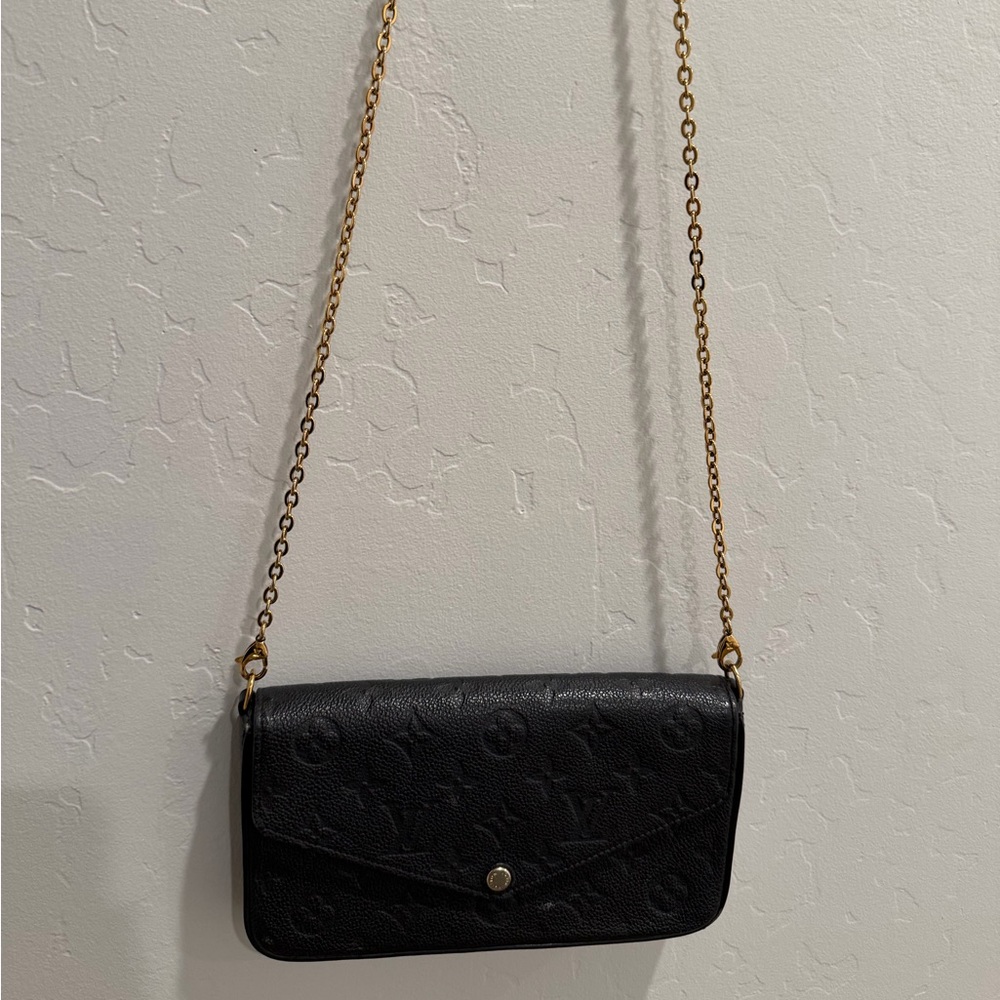 Black Chain Shoulder Bag